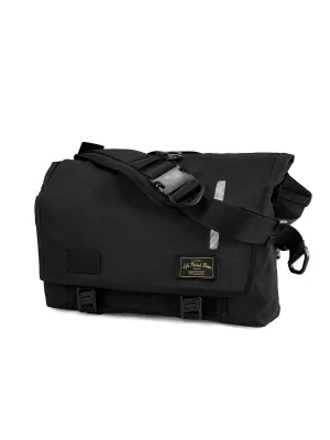 Life Behind Bars The Echelon S 22L Messenger Black